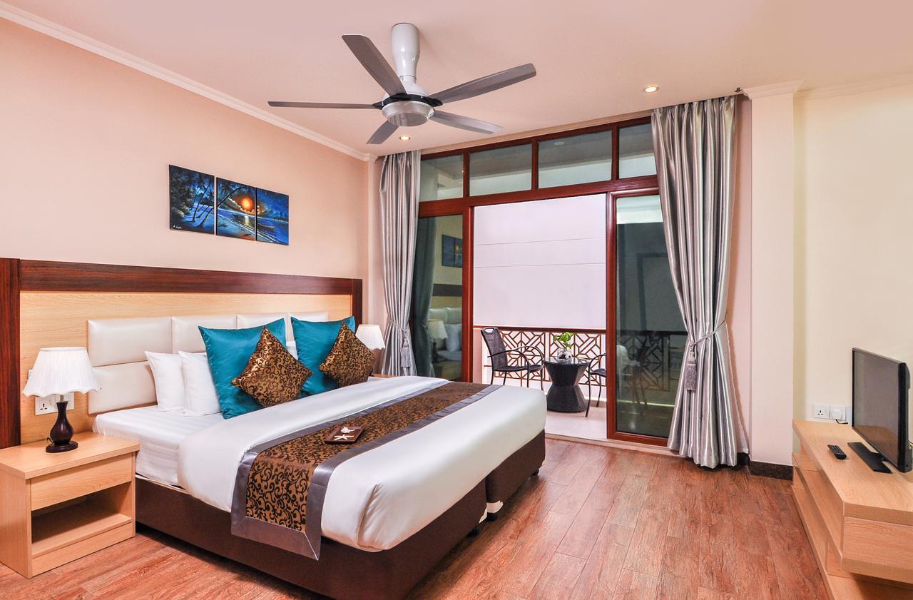 Deluxe Double or Twin Room with Pool View,641224434:JPEG